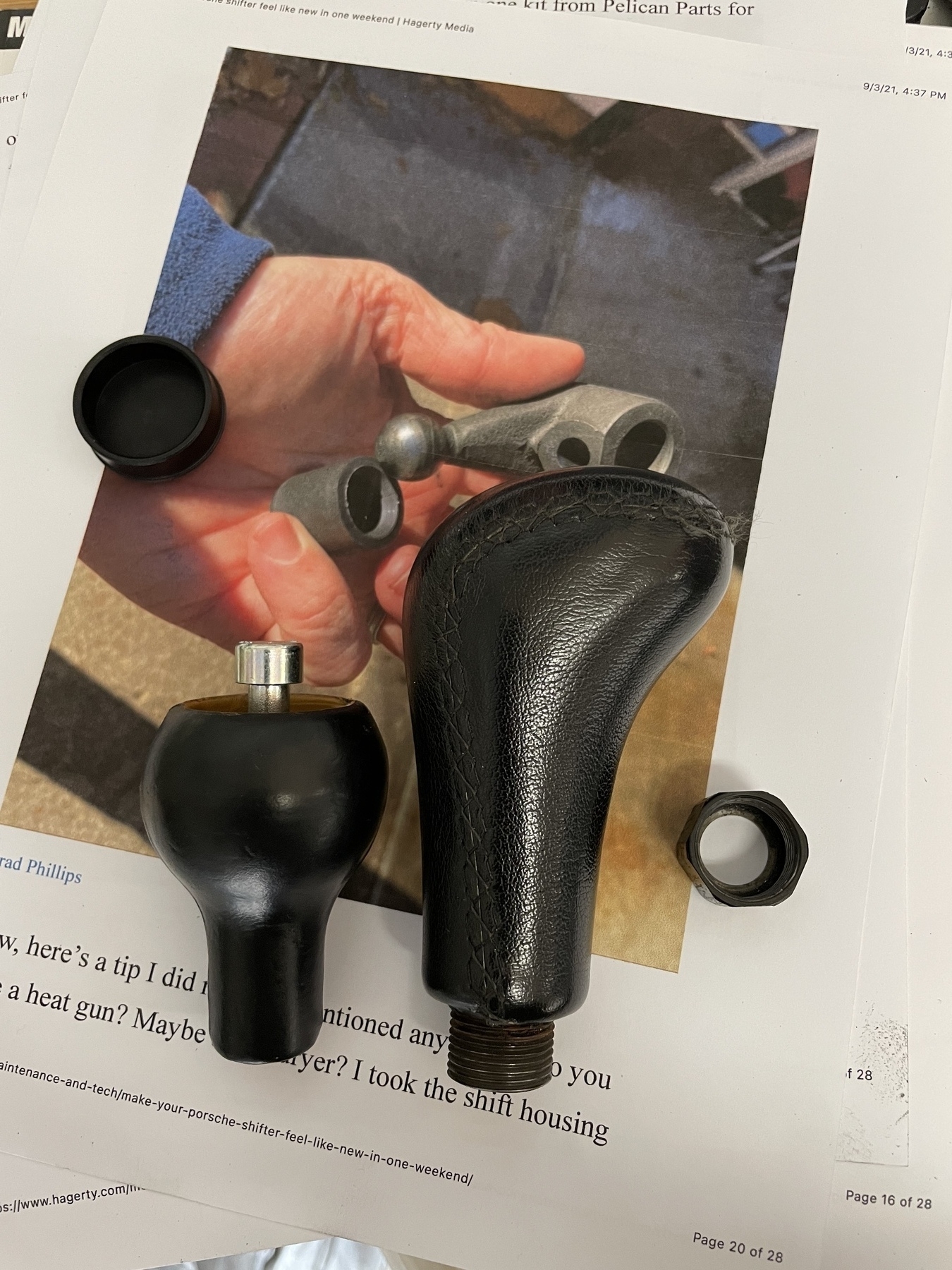Comparison of the aftermarket knob (right) and the stock knob (left)