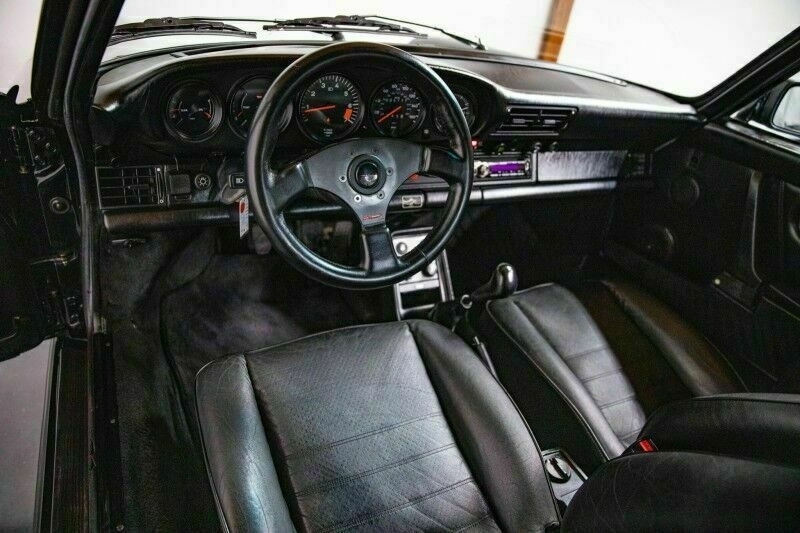 Photo from the sales listing showing the old aftermarket knob Photo from the sales listing showing the “old” aftermarket knob